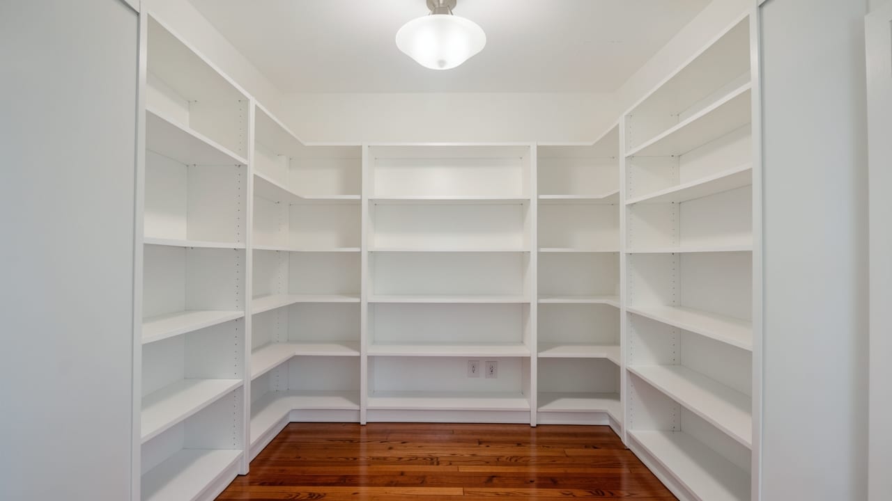 Closet Mold Cleanup in Maple Shade, NJ in Maple Shade